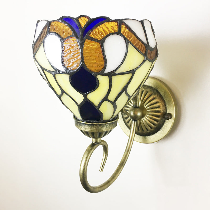 Metal Brass Wall Sconce Swirled Arm 1-Light Tiffany Wall Hanging Light with Geometry Cut Glass Shade Clearhalo 'Art deco wall lights' 'Cast Iron' 'Glass' 'Industrial' 'Middle century wall lights' 'Modern' 'Tiffany wall lights' 'Tiffany' 'Traditional wall lights' 'Wall Lamps & Sconces' 'Wall Lights' Lighting' 2029276