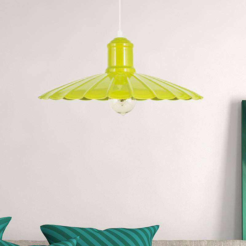 Scalloped Shade Metal Hanging Light Fixture Retro 1 Head Bedroom Pendant Lamp in Red/Yellow/Green Clearhalo 'Art Deco Pendants' 'Cast Iron' 'Ceiling Lights' 'Ceramic' 'Crystal' 'Industrial Pendants' 'Industrial' 'Metal' 'Middle Century Pendants' 'Pendant Lights' 'Pendants' 'Tiffany' Lighting' 204631
