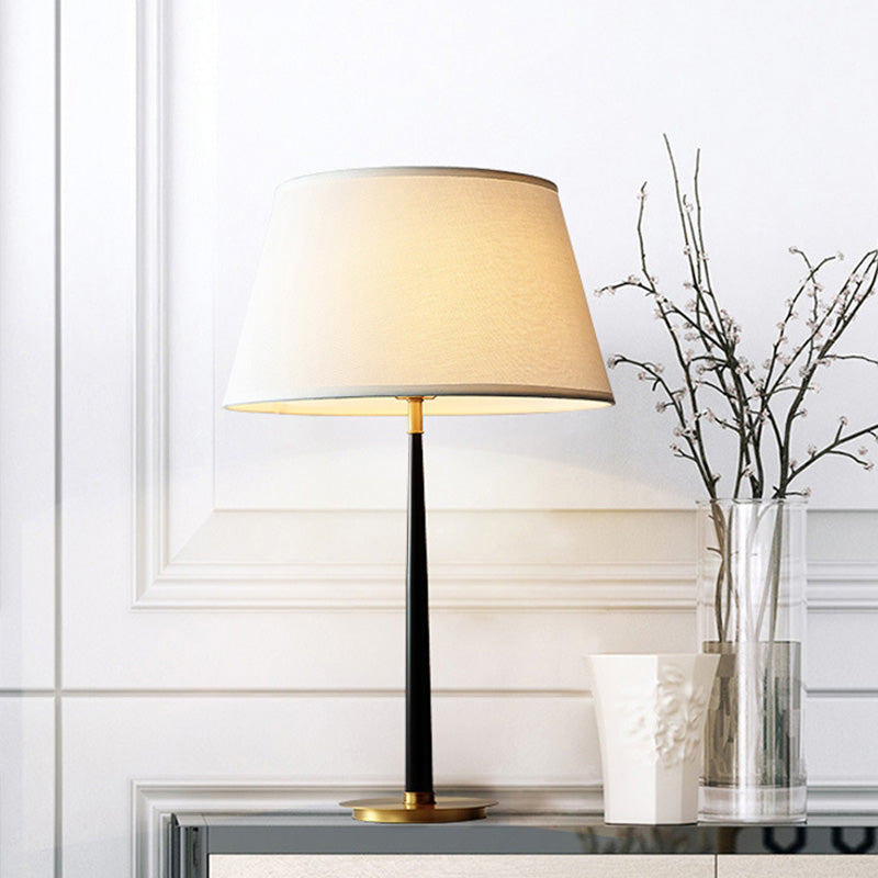 Conical Shape Table Lighting Minimalist Fabric Living Room Nightstand Lamp in Black Clearhalo 'Lamps' 'Table Lamps' Lighting' 2063713