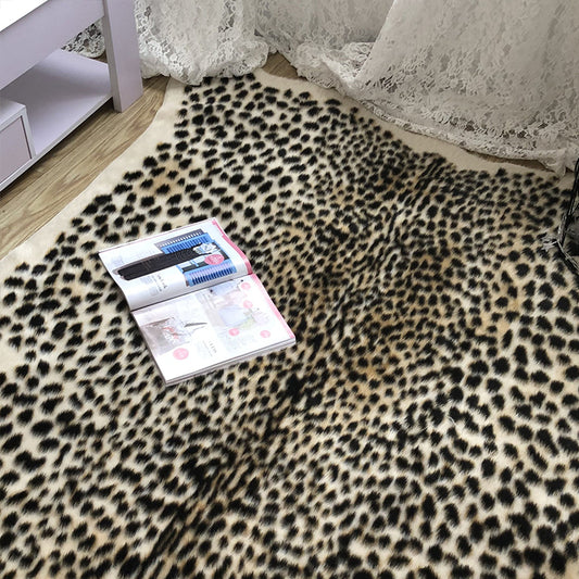 Irregular Shaped Leopard Print Rug Black Nordic Carpet Synthetics Non-Slip Backing Washable Pet Friendly Rug for Bedroom Clearhalo 'Area Rug' 'Casual' 'Rugs' Rug' 2106586