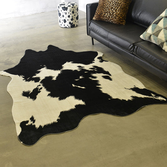 Black-White Cow Print Rug Polypropylene Nordic Carpet Pet Friendly Non-Slip Backing Washable Rug for Great Room Clearhalo 'Area Rug' 'Casual' 'Rugs' Rug' 2106619