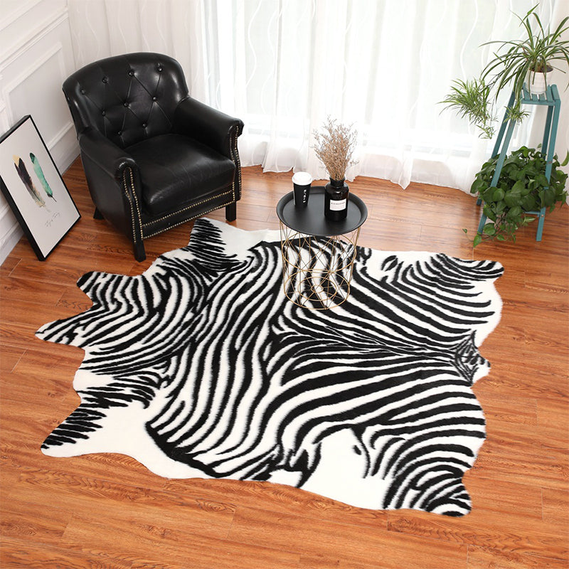 Nice Zebra Skin Print Rug Black-White Modern Carpet Synthetics Stain Resistant Non-Slip Backing Washable Rug for Home Clearhalo 'Area Rug' 'Casual' 'Rugs' Rug' 2106627