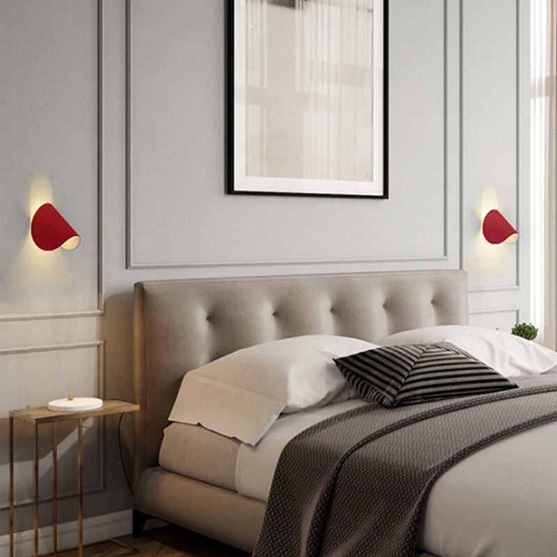 Curved Shaped LED Wall Light Minimalist Metallic Living Room Wall Lighting Fixture Clearhalo 'Cast Iron' 'Glass' 'Industrial' 'Modern wall lights' 'Modern' 'Tiffany' 'Traditional wall lights' 'Wall Lamps & Sconces' 'Wall Lights' Lighting' 2121421