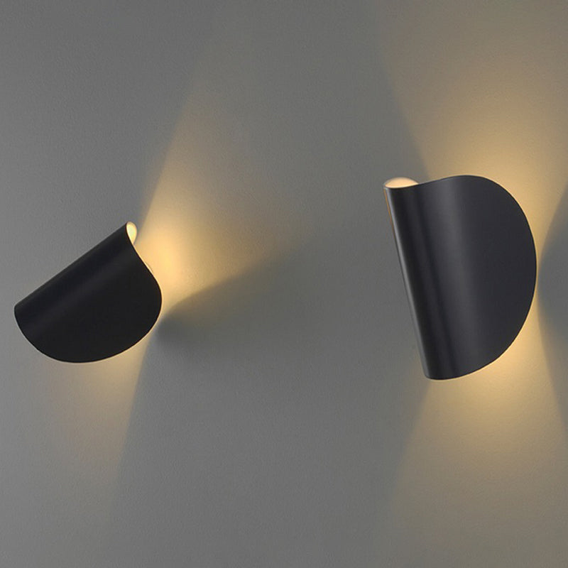 Curved Shaped LED Wall Light Minimalist Metallic Living Room Wall Lighting Fixture Clearhalo 'Cast Iron' 'Glass' 'Industrial' 'Modern wall lights' 'Modern' 'Tiffany' 'Traditional wall lights' 'Wall Lamps & Sconces' 'Wall Lights' Lighting' 2121426