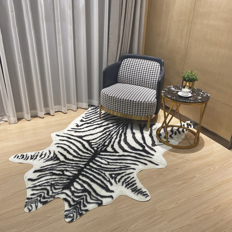 Multi-Colored Room Foot Rug Simplicity Animal Skin Print Rug Polypropylene Stain Resistant Non-Slip Backing Washable Carpet Black-White 4'11" x 6'5" Clearhalo 'Area Rug' 'Casual' 'Rugs' Rug' 2121684