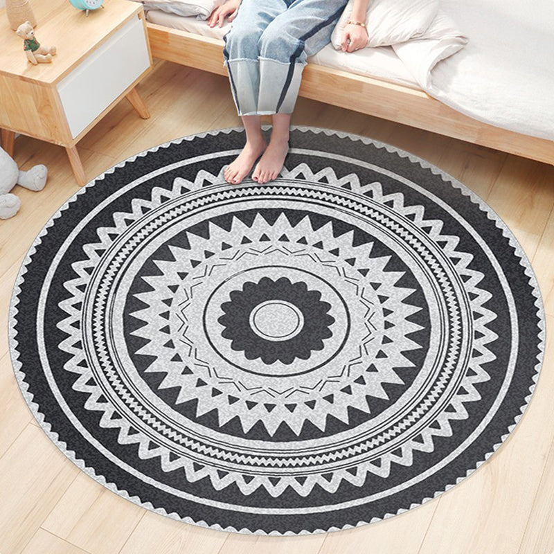 Nostalgic Traditional Rug Multi-Colored Floral Printed Carpet Anti-Slip Backing Pet Friendly Machine Washable Rug for Bedroom Black-White Clearhalo 'Area Rug' 'Bohemian' 'Rugs' Rug' 2141142