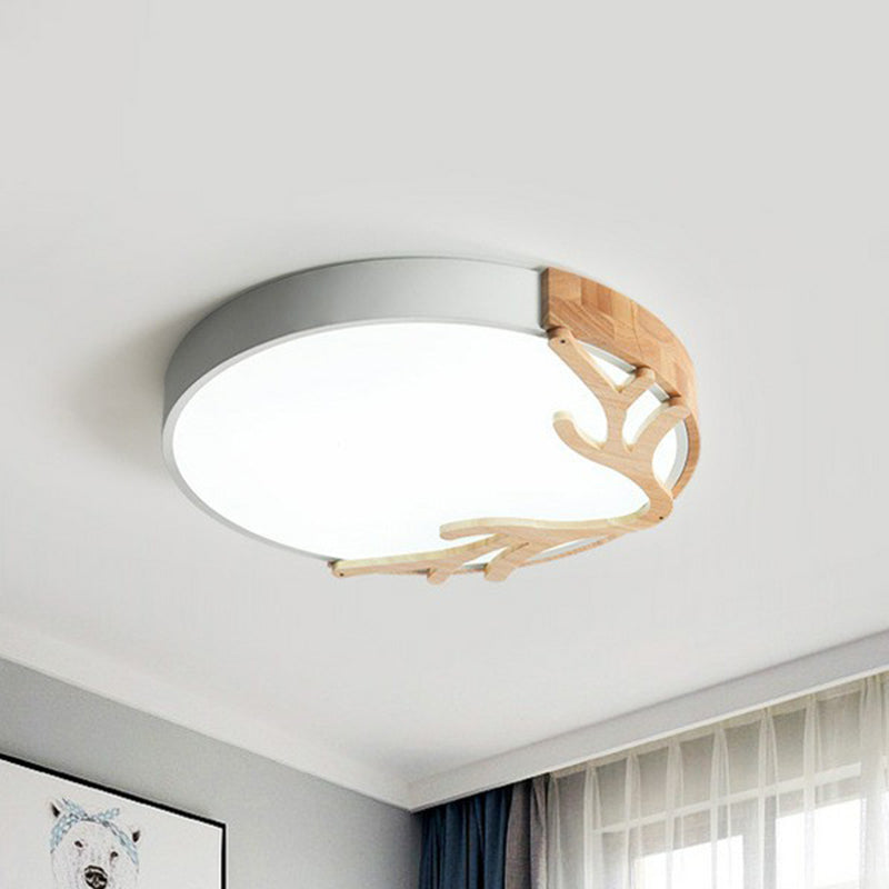 Metal Ultrathin Circle Flush Ceiling Light Simplicity LED Flush Mount Lighting Fixture with Wooden Antler Decor White Clearhalo 'Ceiling Lights' 'Close To Ceiling Lights' 'Close to ceiling' 'Flush mount' Lighting' 2162278