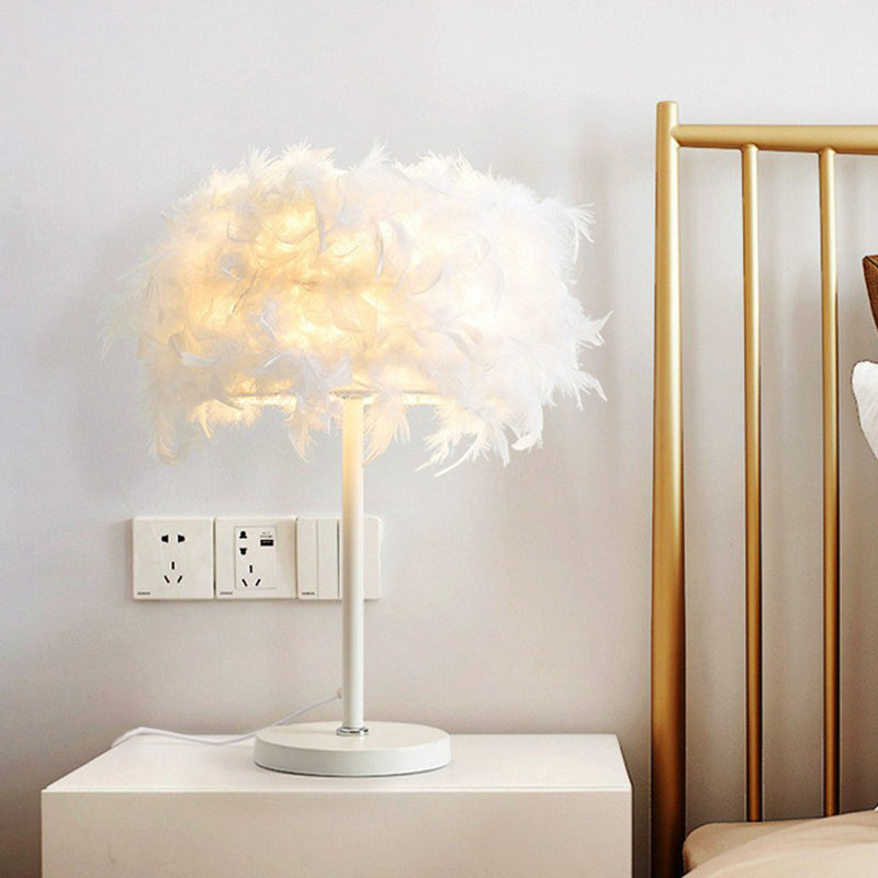 Round Girls Bedside Table Light Feather Single-Bulb Simplicity Nightstand Lighting Clearhalo 'Lamps' 'Table Lamps' Lighting' 2186764