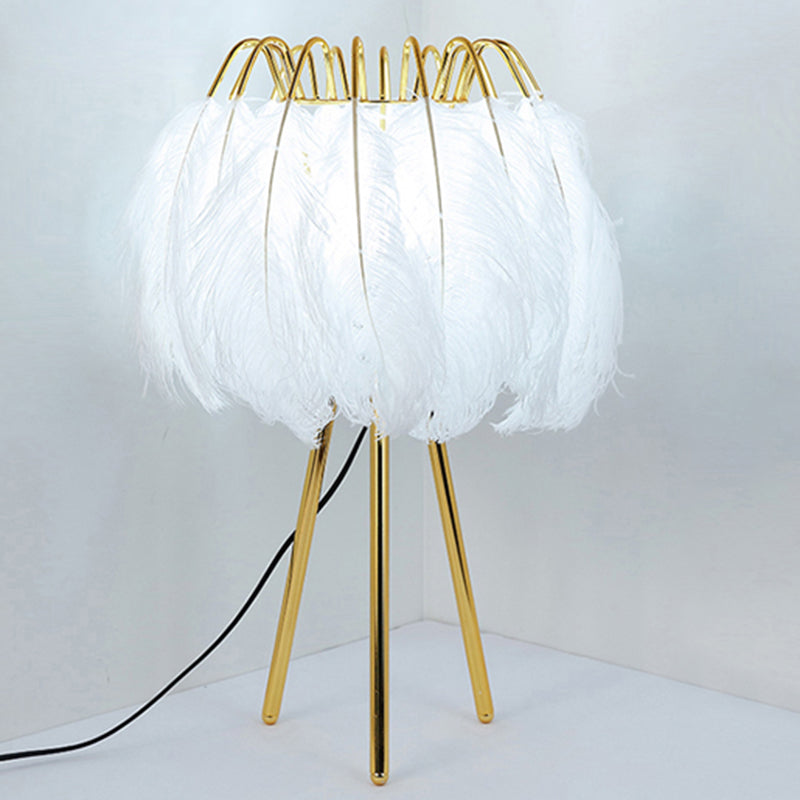Tripod Shaped Night Lighting Minimalistic Metallic 1 Bulb Living Room Table Light with Feather Shade in Gold Clearhalo 'Lamps' 'Table Lamps' Lighting' 2187546