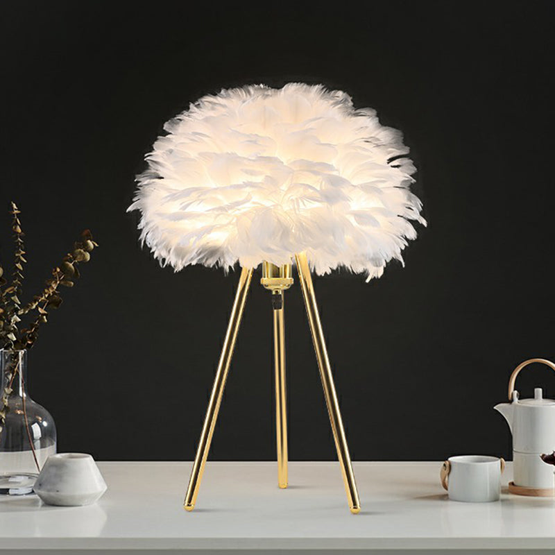 Tripod Shaped Night Lighting Minimalistic Metallic 1 Bulb Living Room Table Light with Feather Shade in Gold Gold A Clearhalo 'Lamps' 'Table Lamps' Lighting' 2187547