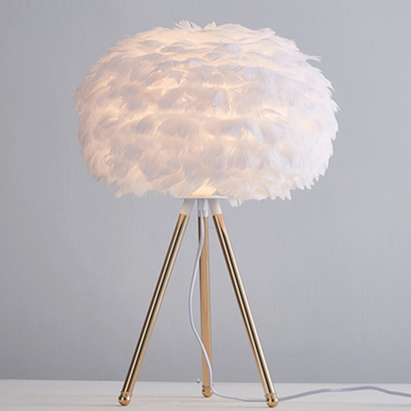 Tripod Shaped Night Lighting Minimalistic Metallic 1 Bulb Living Room Table Light with Feather Shade in Gold Clearhalo 'Lamps' 'Table Lamps' Lighting' 2187548