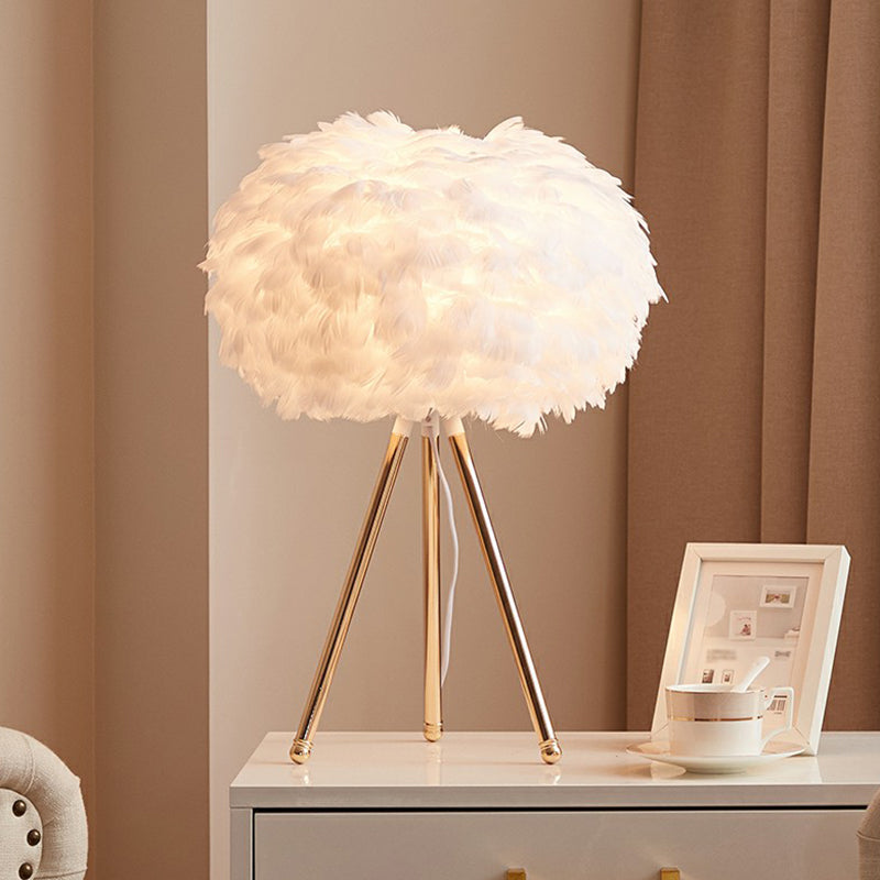 Tripod Girls Bedroom Table Lamp Metallic Single-Bulb Contemporary Nightstand Lighting with Feather Shade Gold White Clearhalo 'Lamps' 'Table Lamps' Lighting' 2196925