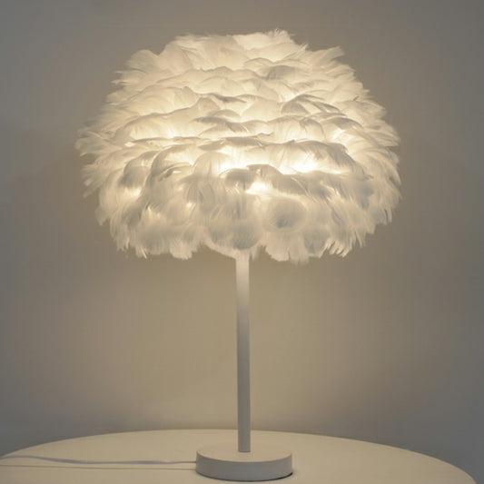 Artistic Tree Branch Table Light Resin Single Living Room Nightstand Lighting with Feather Shade in White White A Clearhalo 'Lamps' 'Table Lamps' Lighting' 2197011