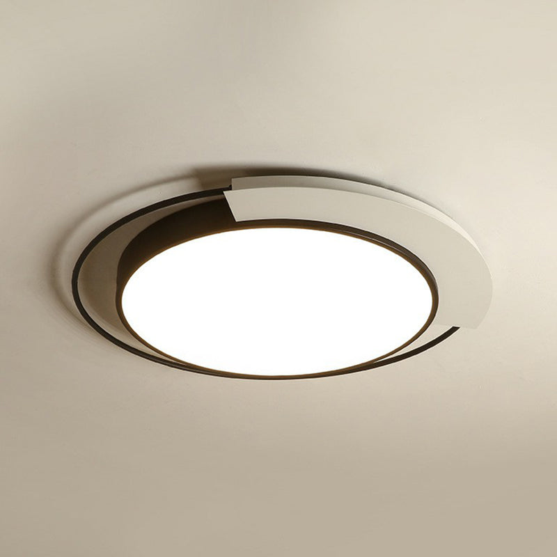 Nordic Circular Flush Mount Lighting Acrylic Living Room LED Flush Mount Fixture in Black and White Clearhalo 'Ceiling Lights' 'Close To Ceiling Lights' 'Close to ceiling' 'Flush mount' Lighting' 2217402