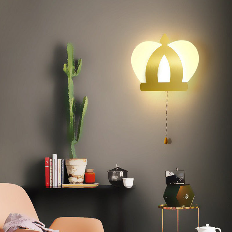 Crown Acrylic Wall Sconce Lamp Modern Style Gold LED Wall Lighting Fixture with Pull Chain for Bedroom Clearhalo 'Modern wall lights' 'Modern' 'Wall Lamps & Sconces' 'Wall Lights' Lighting' 2228360