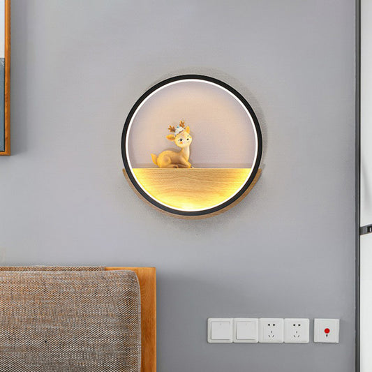 Circle Living Room Wall Sconce Lamp Metal Modern Style LED Wall Lighting Fixture with Decorative Deer Clearhalo 'Modern wall lights' 'Modern' 'Wall Lamps & Sconces' 'Wall Lights' Lighting' 2228399