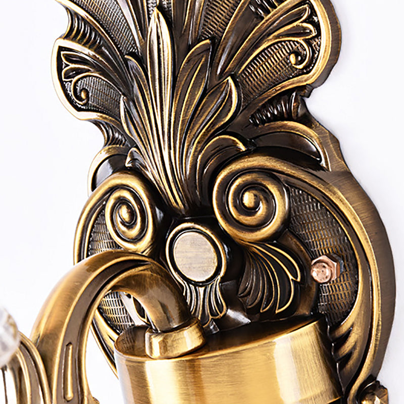 1/2-Light Living Room Wall Mount Lamp Vintage Style Brass Sconce Lighting with Petal Clear Textured Glass Shade Clearhalo 'Cast Iron' 'Glass' 'Industrial' 'Modern wall lights' 'Modern' 'Tiffany' 'Traditional wall lights' 'Wall Lamps & Sconces' 'Wall Lights' Lighting' 222921