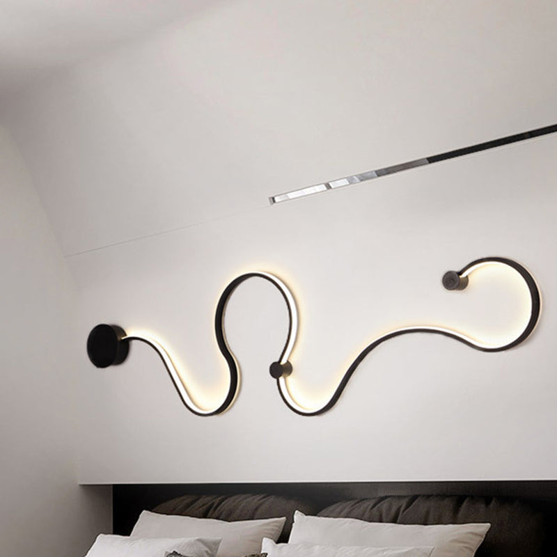 Metallic Snake-Like LED Wall Lamp Nordic Style Black Wall Sconce Lighting for Living Room Clearhalo 'Cast Iron' 'Glass' 'Industrial' 'Modern wall lights' 'Modern' 'Tiffany' 'Traditional wall lights' 'Wall Lamps & Sconces' 'Wall Lights' Lighting' 2236358