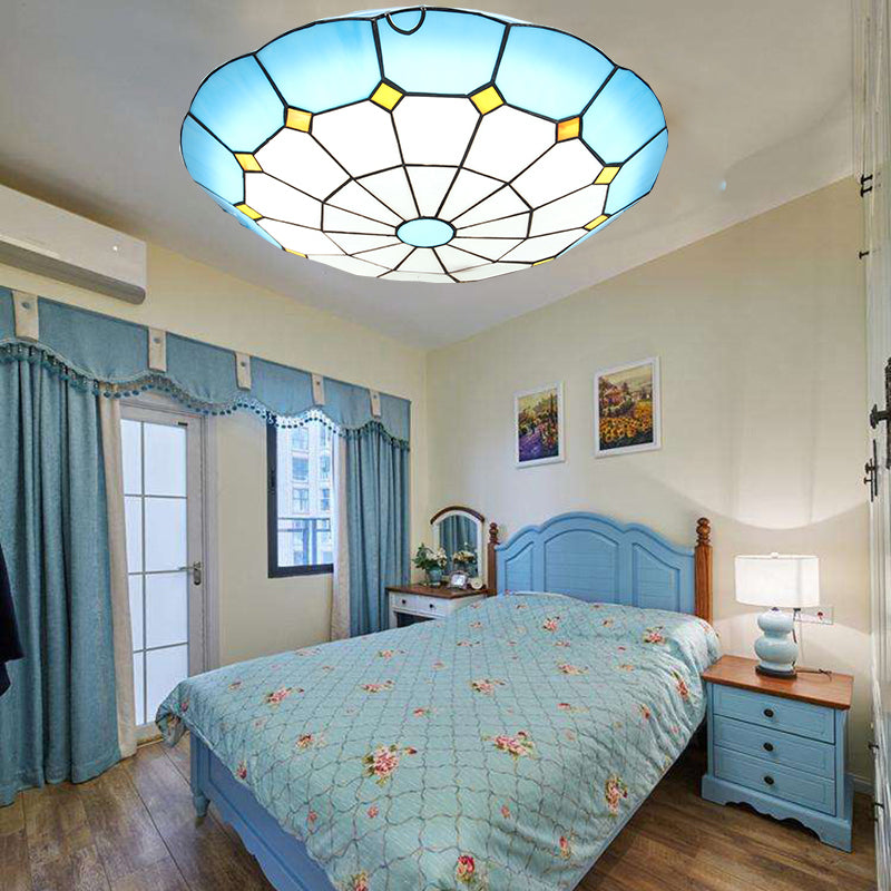 Tiffany Dome Shade Flush Mount Lighting Gridded Glass LED Flush Mount Fixture for Bedroom Clearhalo 'Ceiling Lights' 'Close To Ceiling Lights' 'Close to ceiling' 'Flush mount' Lighting' 2255617