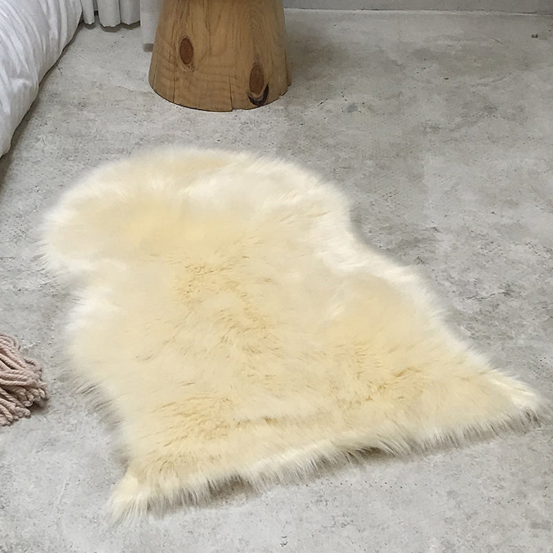 Warm Solid Color Rug Multicolor Nordic Style Carpet Plush Machine Washable Functional Rug for Bedroom Clearhalo 'Area Rug' 'Casual' 'Rugs' Rug' 2257911