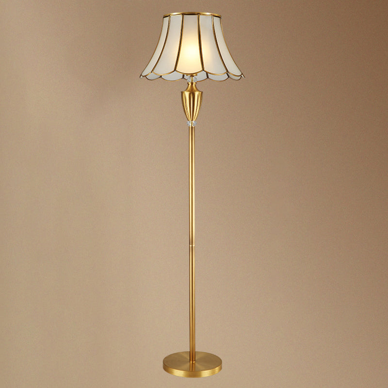 Traditional Flared Stand Up Lamp Single-Bulb Scalloped Glass Floor Lighting in Brass Clearhalo 'Floor Lamps' 'Lamps' Lighting' 2268124