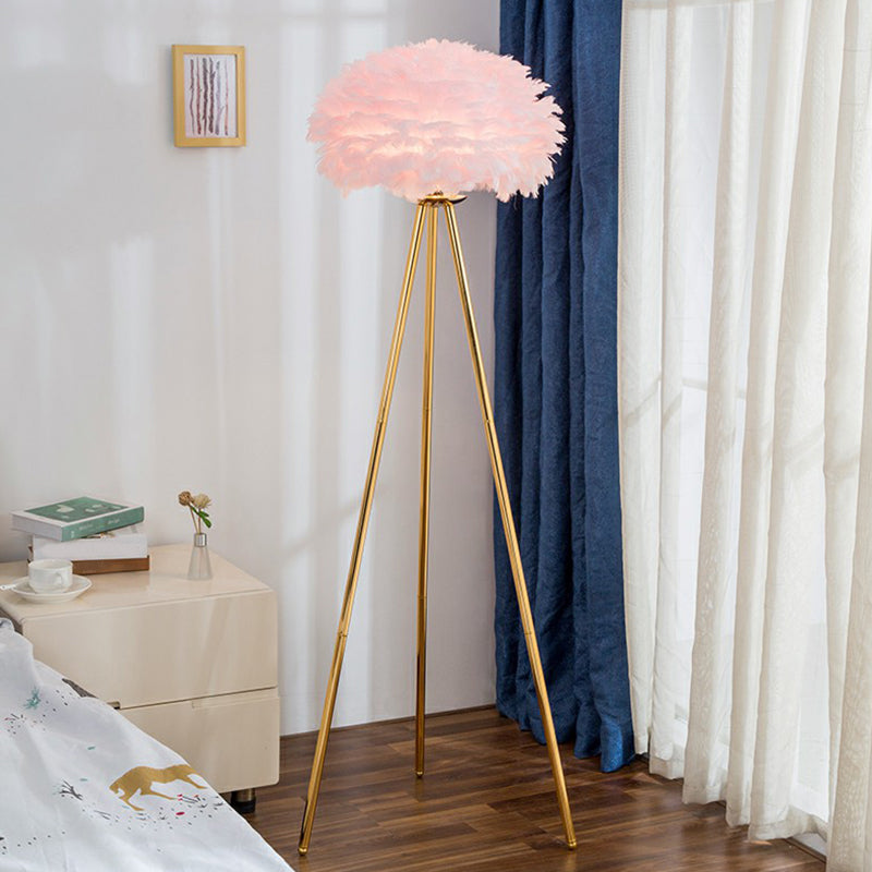 Dome Bedside Floor Lamp Feather 1 Head Nordic Style Standing Light with Brass Tripod Clearhalo 'Floor Lamps' 'Lamps' Lighting' 2282862