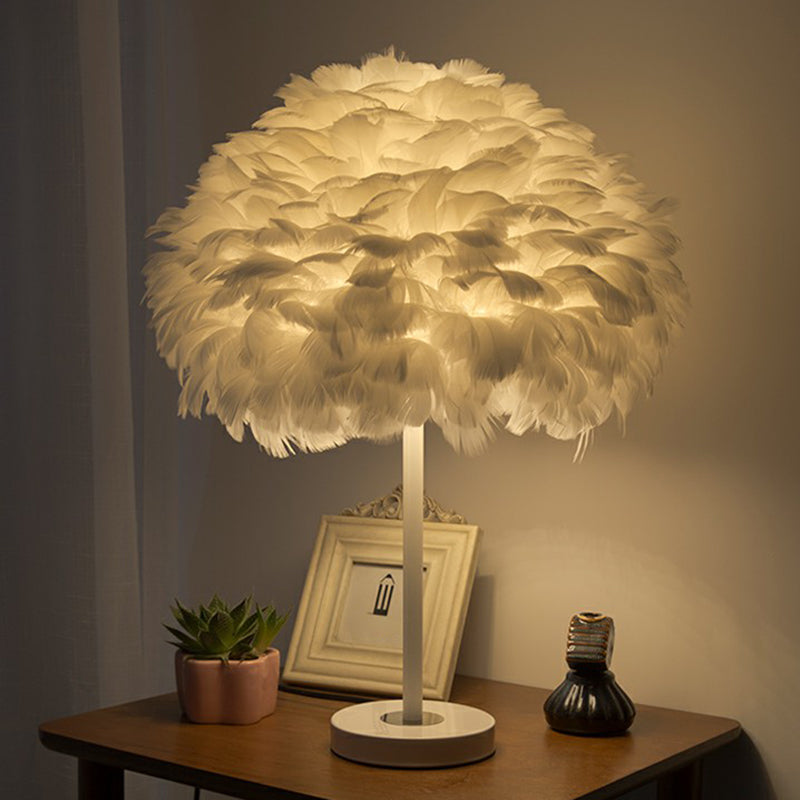 Modernist Layered Flower Night Lighting Feather 1-Head Girls Bedroom Table Light Clearhalo 'Lamps' 'Table Lamps' Lighting' 2282916