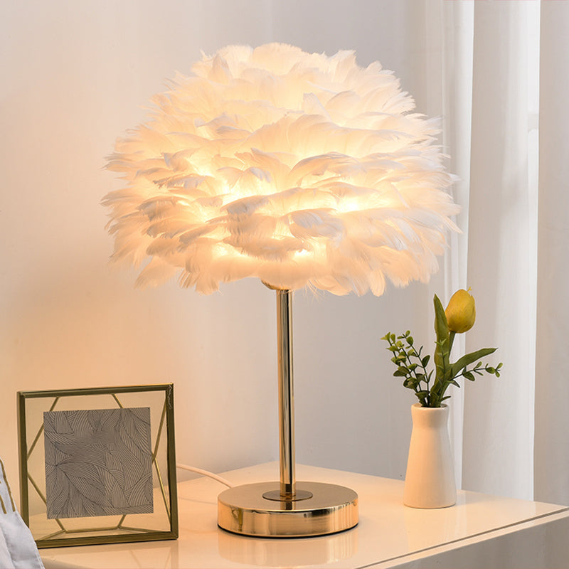 Blossom Night Stand Light Minimalistic Natural Feather Single Bedside Table Lamp Clearhalo 'Lamps' 'Table Lamps' Lighting' 2283086