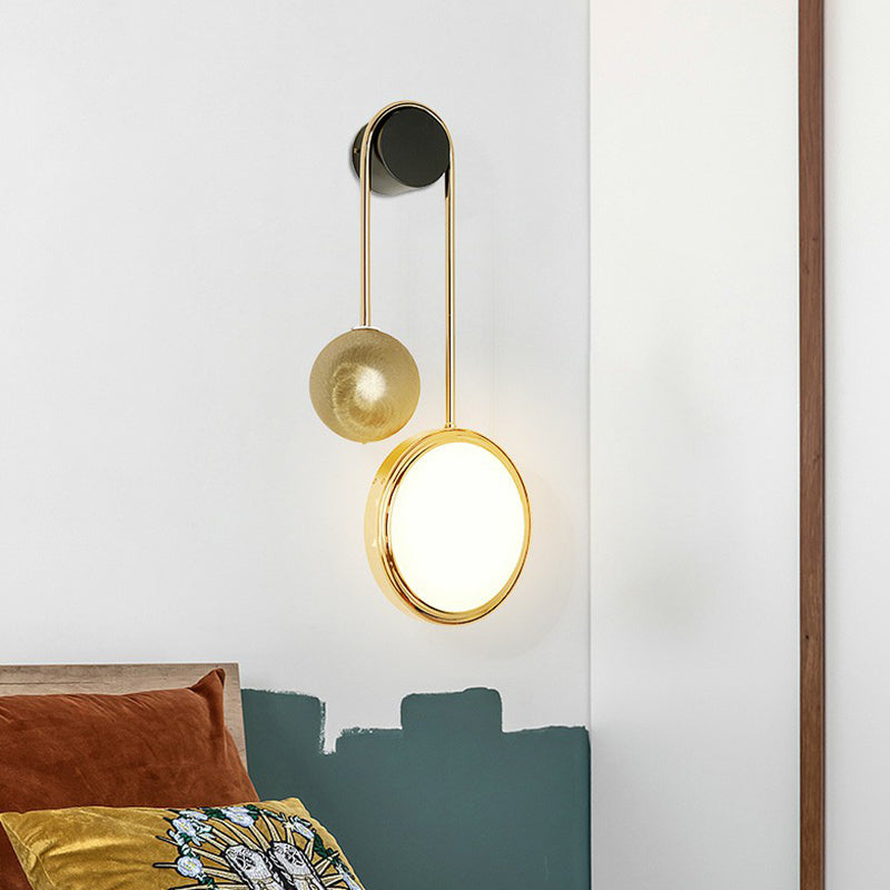Artistic Circle Wall Mount Lighting Metallic Living Room LED Sconce Light in Brass Clearhalo 'Cast Iron' 'Glass' 'Industrial' 'Modern wall lights' 'Modern' 'Tiffany' 'Traditional wall lights' 'Wall Lamps & Sconces' 'Wall Lights' Lighting' 2283188
