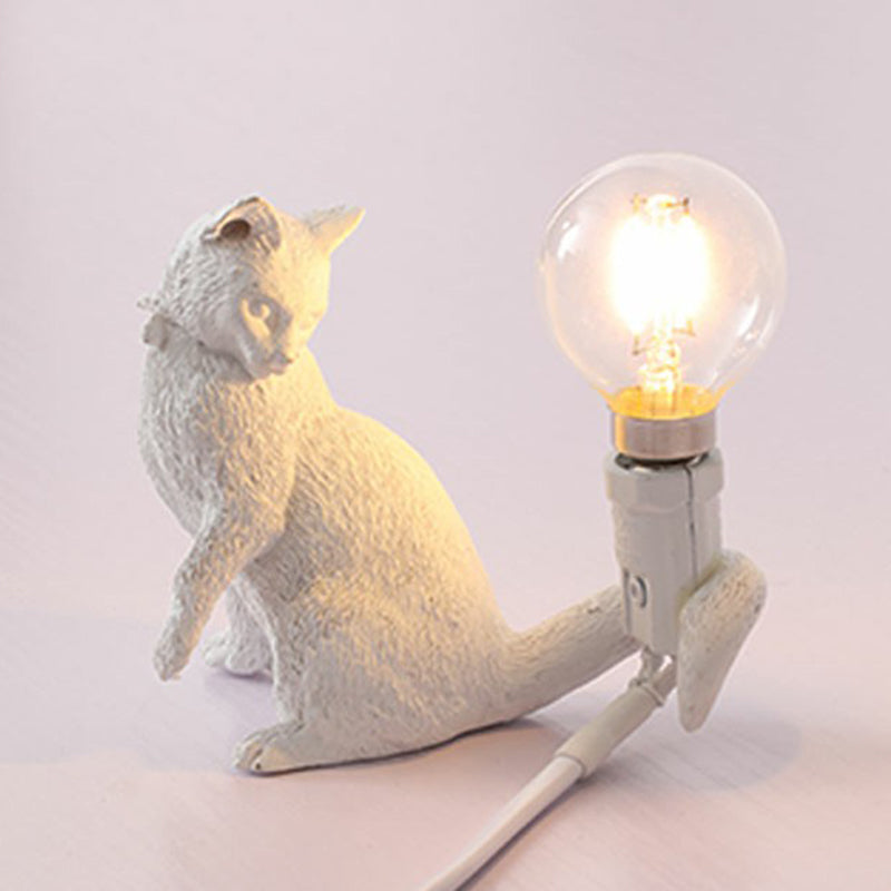 Kitten Night Table Light Decorative Resin 1 Bulb Childrens Bedroom Nightstand Lamp White Prone Clearhalo 'Lamps' 'Table Lamps' Lighting' 2311919