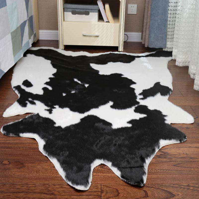 Novelty Shape Animal Rug Multi Colored Casual Area Carpet Polypropylene Easy Care Pet Friendly Area Rug for Room Black-White Clearhalo 'Area Rug' 'Casual' 'Rugs' Rug' 2317455