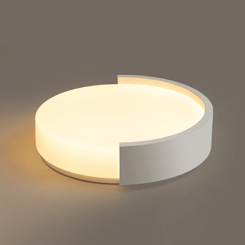 Round Bedroom LED Ceiling Flush Light Acrylic Minimalist Flushmount Lighting in White Clearhalo 'Ceiling Lights' 'Close To Ceiling Lights' 'Close to ceiling' 'Flush mount' Lighting' 2327767