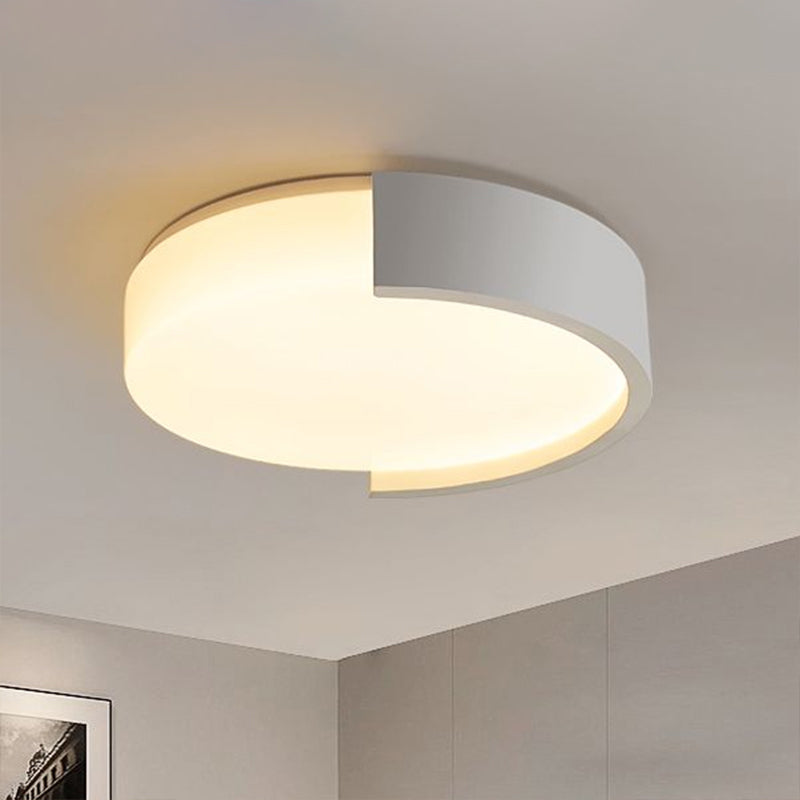 Round Bedroom LED Ceiling Flush Light Acrylic Minimalist Flushmount Lighting in White Clearhalo 'Ceiling Lights' 'Close To Ceiling Lights' 'Close to ceiling' 'Flush mount' Lighting' 2327768