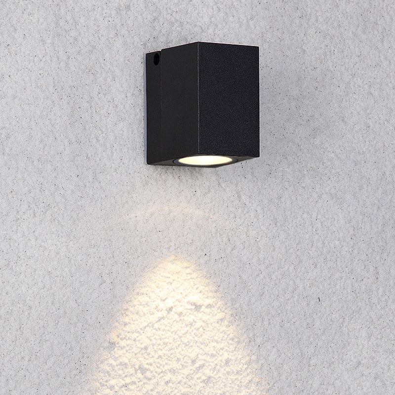 Rectangular Mini Wall Mounted Lighting Modern Metal LED Patio Sconce Fixture in Black Clearhalo 'Cast Iron' 'Glass' 'Industrial' 'Modern wall lights' 'Modern' 'Tiffany' 'Traditional wall lights' 'Wall Lamps & Sconces' 'Wall Lights' Lighting' 2336768