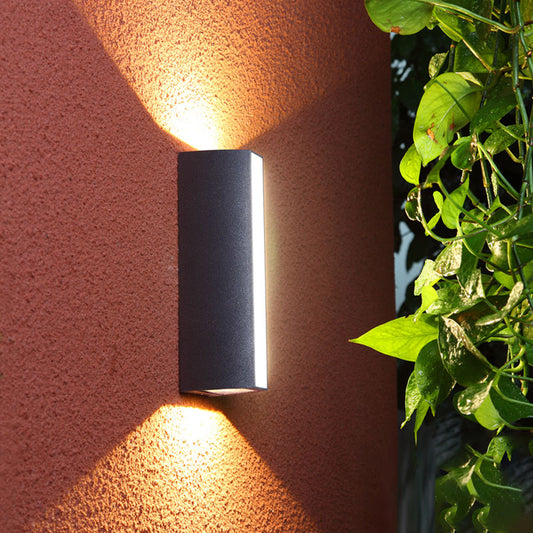 Matte Black Rectangle LED Wall Light Simple Style Metallic Sconce Lamp for Outdoor Clearhalo 'Cast Iron' 'Glass' 'Industrial' 'Modern wall lights' 'Modern' 'Tiffany' 'Traditional wall lights' 'Wall Lamps & Sconces' 'Wall Lights' Lighting' 2336794