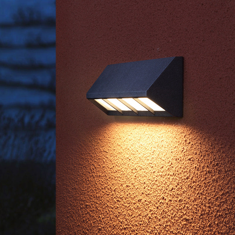 Matte Black Triangular Prism LED Sconce Lighting Modern Style Metal Wall Light for Outdoor Clearhalo 'Cast Iron' 'Glass' 'Industrial' 'Modern wall lights' 'Modern' 'Tiffany' 'Traditional wall lights' 'Wall Lamps & Sconces' 'Wall Lights' Lighting' 2336935