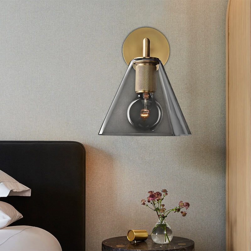 Conic Bedside Wall Mount Light Clear Glass 1-Light Minimalistic Sconce Lamp in Brass Clearhalo 'Cast Iron' 'Glass' 'Industrial' 'Modern wall lights' 'Modern' 'Tiffany' 'Traditional wall lights' 'Wall Lamps & Sconces' 'Wall Lights' Lighting' 2356817