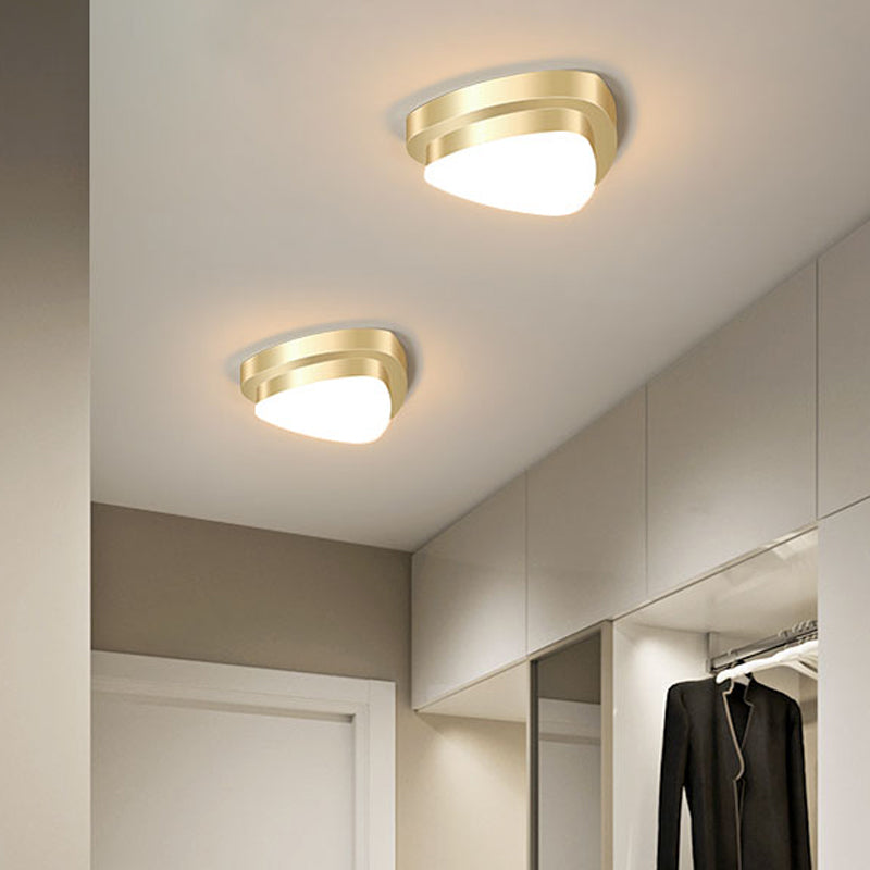 Geometric Small Aisle Ceiling Light Metal Simplicity LED Flush Mount Fixture in Gold Clearhalo 'Ceiling Lights' 'Close To Ceiling Lights' 'Close to ceiling' 'Flush mount' Lighting' 2357503