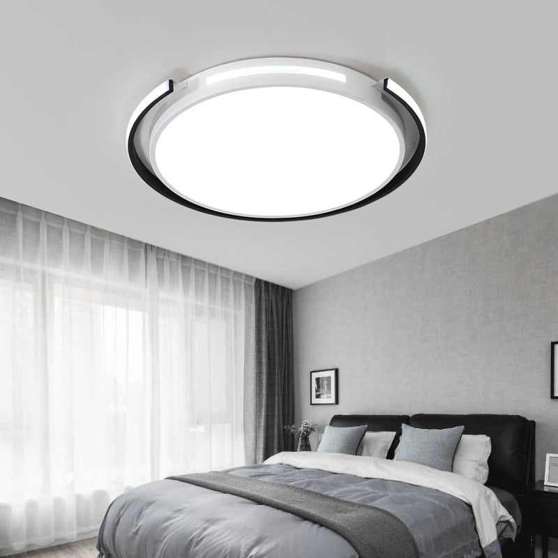 Minimalism LED Flush Mounted Lamp Black and White Round Ceiling Light with Acrylic Shade Clearhalo 'Ceiling Lights' 'Close To Ceiling Lights' 'Close to ceiling' 'Flush mount' Lighting' 2357577