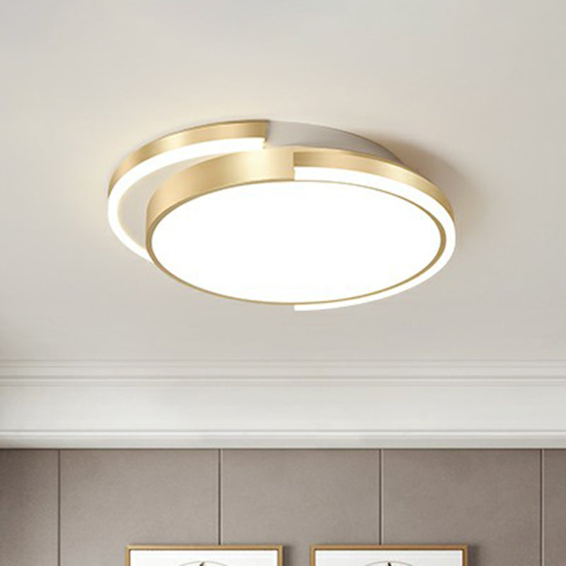 Golden Round LED Flush Mount Fixture Simplicity Acrylic Ceiling Lighting for Bedroom Clearhalo 'Ceiling Lights' 'Close To Ceiling Lights' 'Close to ceiling' 'Flush mount' Lighting' 2357621