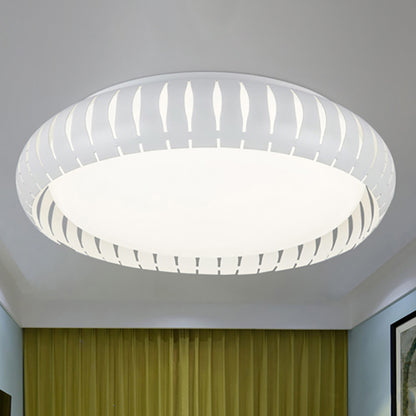 White/Black Circular Flush Mount Ceiling Light with Hollow Shade Simple Metal LED Ceiling Flush Mount for Living Room, 18.5"/22.5" Diameter White Clearhalo 'Ceiling Lights' 'Close To Ceiling Lights' 'Close to ceiling' 'Flush mount' Lighting' 236303