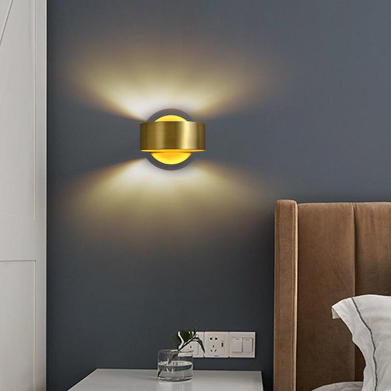 Metal Circle Wall Lamp Fixture Minimalist 1 Head Brass Sconce Lighting for Bedroom Clearhalo 'Cast Iron' 'Glass' 'Industrial' 'Modern wall lights' 'Modern' 'Tiffany' 'Traditional wall lights' 'Wall Lamps & Sconces' 'Wall Lights' Lighting' 2384901