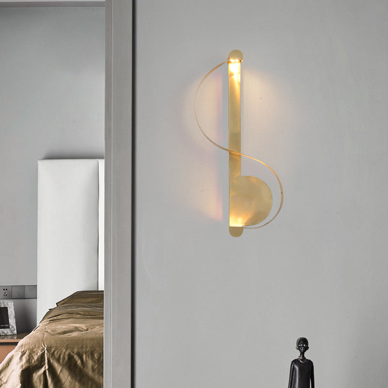 Brass Curve LED Wall Mount Light Minimalistic Metal Wall Sconce Lamp for Living Room Brass Clearhalo 'Cast Iron' 'Glass' 'Industrial' 'Modern wall lights' 'Modern' 'Tiffany' 'Traditional wall lights' 'Wall Lamps & Sconces' 'Wall Lights' Lighting' 2384911