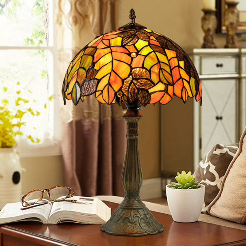 Grape Leaf Patterned Night Light 1-Bulb Tiffany Glass Traditional Table Lamp for Bedroom Clearhalo 'Lamps' 'Table Lamps' Lighting' 2388840