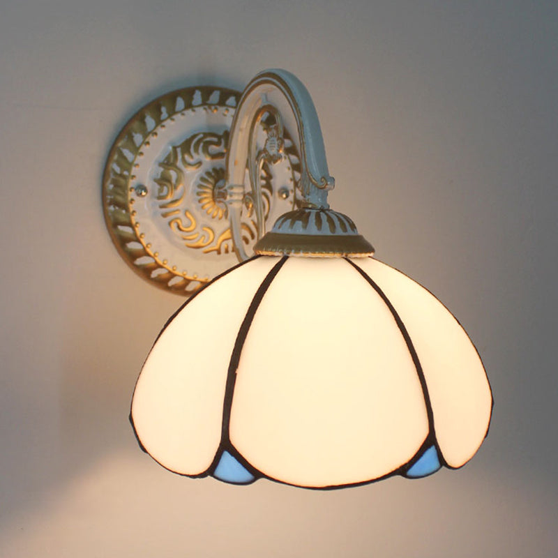 1-Head Scalloped Wall Light Tiffany Style Handcrafted Glass Wall Sconce for Living Room White Flower Clearhalo 'Art deco wall lights' 'Cast Iron' 'Glass' 'Industrial' 'Middle century wall lights' 'Modern' 'Tiffany wall lights' 'Tiffany' 'Traditional wall lights' 'Wall Lamps & Sconces' 'Wall Lights' Lighting' 2389028