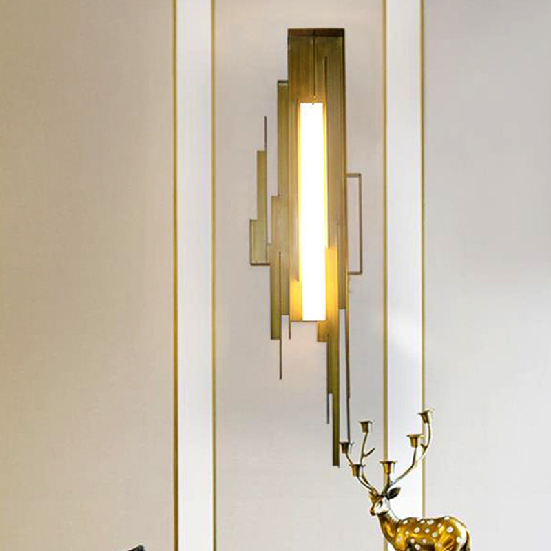 1 Bulb Irregular Shape Sconce Lamp Tradition Metal Wall Lighting Fixture in Brass/Gold with Tip toward Left/Right Gold Right Clearhalo 'Wall Lamps & Sconces' 'Wall Lights' Lighting' 239853