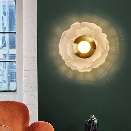 Clear Flower Wall Sconce Light Art Deco Acrylic LED Wall Lighting for Living Room Clearhalo 'Cast Iron' 'Glass' 'Industrial' 'Modern wall lights' 'Modern' 'Tiffany' 'Traditional wall lights' 'Wall Lamps & Sconces' 'Wall Lights' Lighting' 2424168