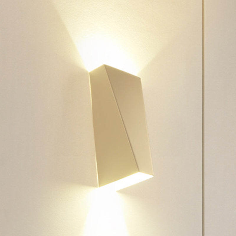 Simplistic Style Trapezoid Wall Washer Light Aluminum Warm/White Lighting LED Bedside Wall Lamp in Black/White White White Clearhalo 'Cast Iron' 'Glass' 'Industrial' 'Modern wall lights' 'Modern' 'Tiffany' 'Traditional wall lights' 'Wall Lamps & Sconces' 'Wall Lights' Lighting' 243950