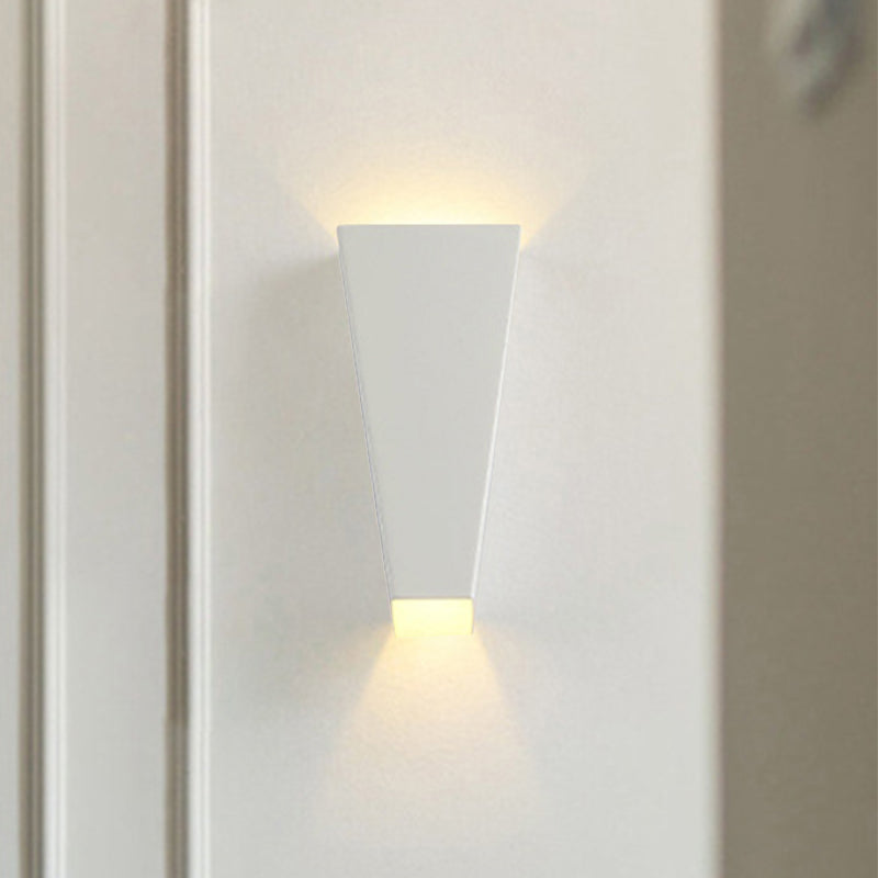 Simplistic Style Trapezoid Wall Washer Light Aluminum Warm/White Lighting LED Bedside Wall Lamp in Black/White White Warm Clearhalo 'Cast Iron' 'Glass' 'Industrial' 'Modern wall lights' 'Modern' 'Tiffany' 'Traditional wall lights' 'Wall Lamps & Sconces' 'Wall Lights' Lighting' 243951