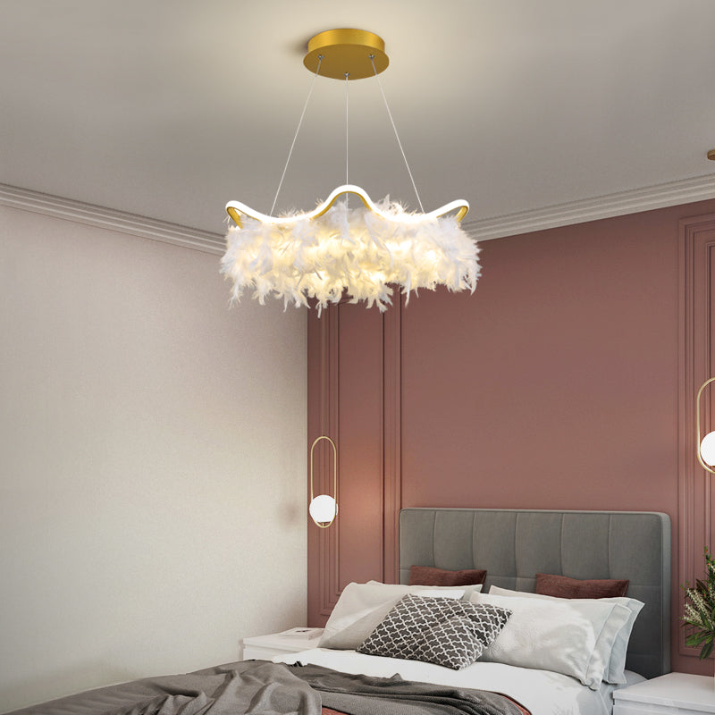 Wavy Metal Suspension Lighting Nordic White-Gold LED Chandelier with Feather Deco Clearhalo 'Ceiling Lights' 'Chandeliers' 'Modern Chandeliers' 'Modern' Lighting' 2460754